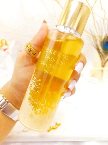 بادی اسپلش بیر وانیلا Bare Vanilla ویکتوریا سکرت اورجینال (رایحه شیرین و وانیلی)