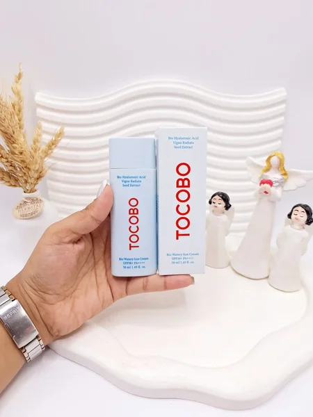 ضد آفتاب بیو واتری هیالورونیک اسید کرمی توکوبو مسترکپی کد 0058