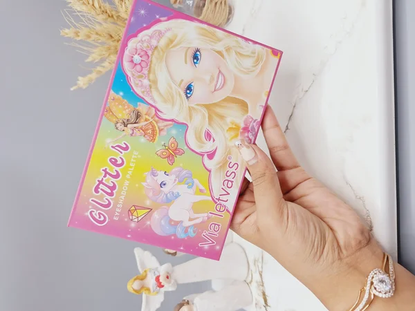 پالت گلیتر چشم و لب یونیکورن و پرنسسی پوشش شاین و اکلیلی ریز کد 2323