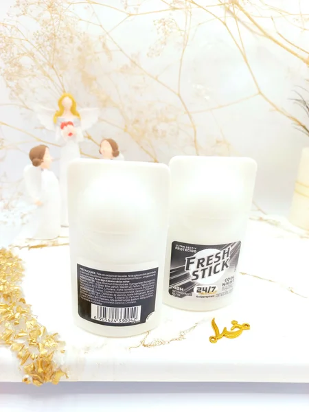 مام رولی 48 ساعته زیر بغل ضدتعریق فرش استیک Fresh Stick سفید کد H004