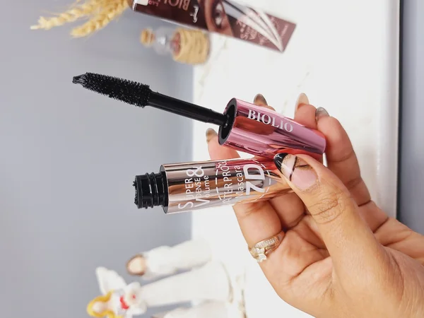 ریمل حجم دهنده بیولیک 7 بعدی ماسکارا پوکه فلزی کد 4439