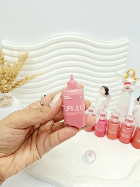 رژگونه مایع دکمه ای تیک تاکی اولیبولا OLIBOLLA کد 243 (جعبه دار)