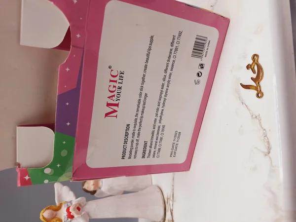 لیپ گلاس گلیتر دار طرح شانه ای برند مجیک کد LC32