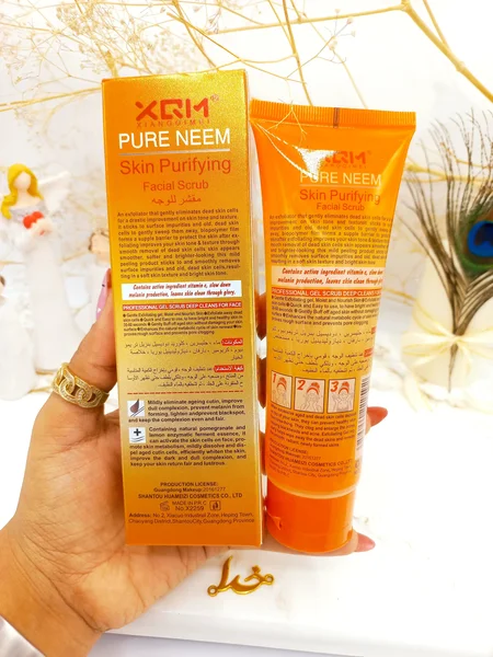  ژل اسکراب لایه بردار و روشن کننده 92 درصد صورت و بدن (پرتقال) XQM کد 2592