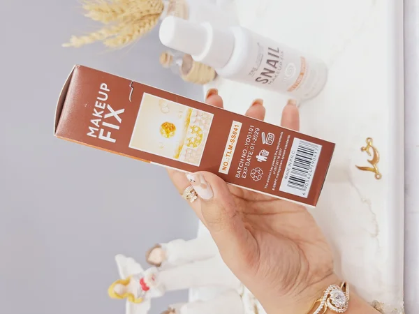 اسپری فیکس میکاپ کاملا سبک و مات برند تایلامی TAILAIMEI کد SS041