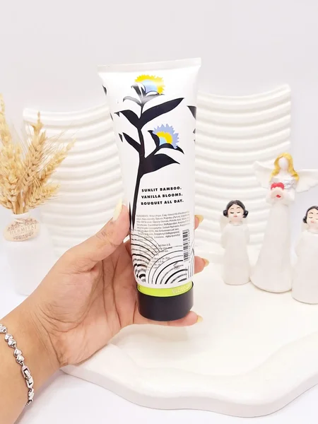 لوسیون بدن ویکتوریا سکرت مدل DAISY HAZE حجم 237 میل کد 2509