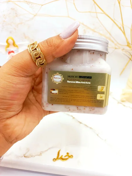 اسکراب شنی صورت و بدن برنج هپی لیدی HAPPY LADY | فروش عمده