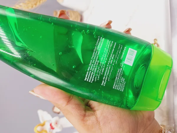 ژل شاخکی رفع چین و چروک آلوئه ورا آبرسان قوی با خاصیت مرطوب کننده برند LAREEN کد F-019