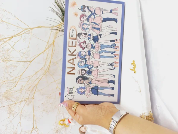 پالت سایه پر طرفدار بزرگ ناکد طرح دختران باربی NAKED کد NK180