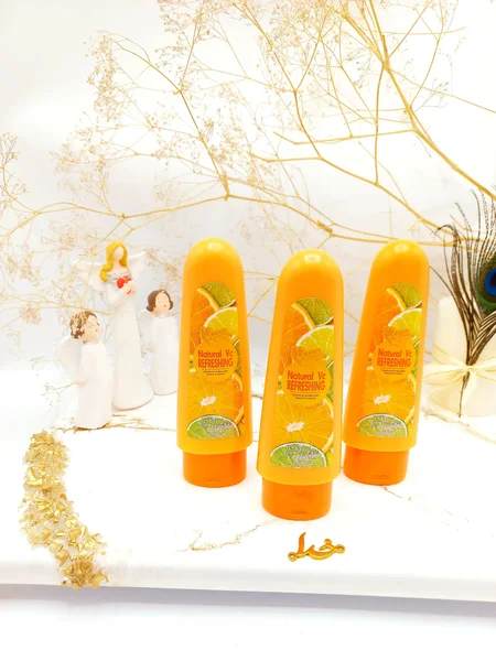 کرم دست مغذی و مرطوب کننده عمیق رایحه ویتامین سی 120g کد HBT82985