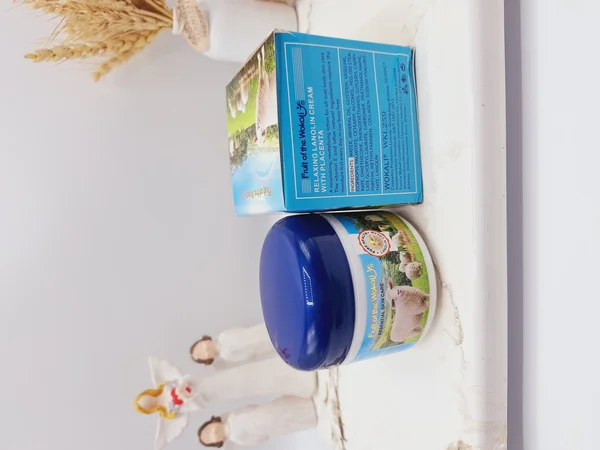 کرم مرطوب کننده دست و صورت شیر گوسفند برند وکالی کد 1123