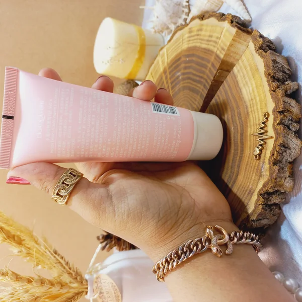 کرم دست هلو بیوآکوا BIOAQUA کد BQY72004