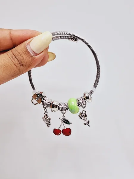 دستبند پاندورا یا آرزوها طرح گیلاس و قفل