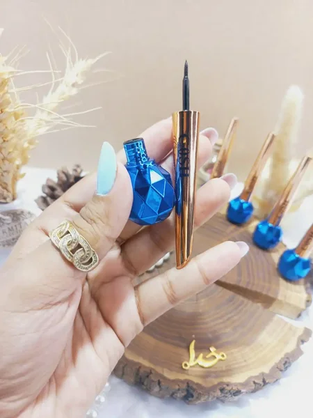 خط چشم پرطرفدار ماژیکی طرح الماسی برند گاش GOSH کدG001