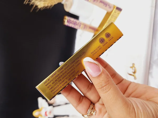 کانسلیر زیر چشم آرت اسکین با کاور سبک کد 3304