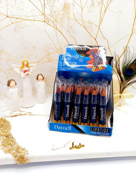 پک 6 تایی رژ جامد مات دایسل پیچی کیفیت عالی Dayocll کد LD02