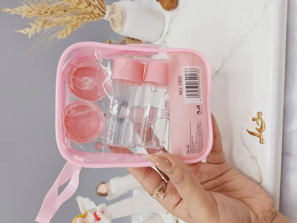 ست مسافرتی محصولات پوستی و آرایشی 5 تکه طرح دختر بامزه کد NO. 1500