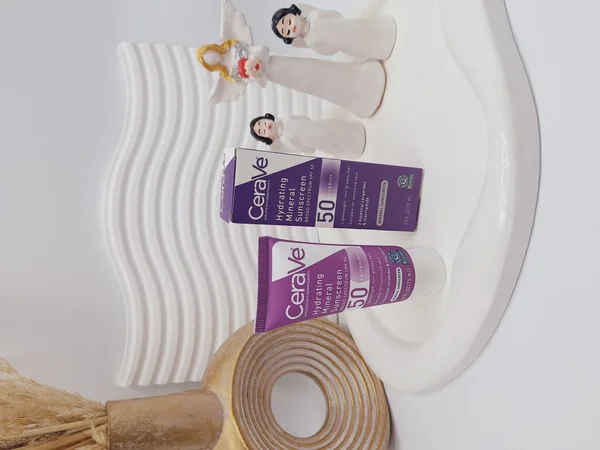 کرم ضد آفتاب معدنی آبرسان SPF 50 مناسب برای پوست های حساس برند سراوی Cerave حجم 75 میل کد 4239