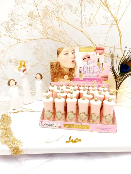 بالم لب گلدار حرارتی و تقویتی مدل سلطنتی کد MR22671