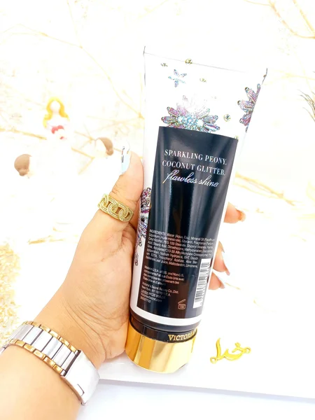 لوسیون معروف مرطوب کننده بدن 236 میل Platinum Ice برند ویکتوریا سکرت کد 8561