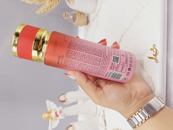 اسپری خوشبو کننده زنانه گلکسی galaxy مدل 121SEXY کد 8053