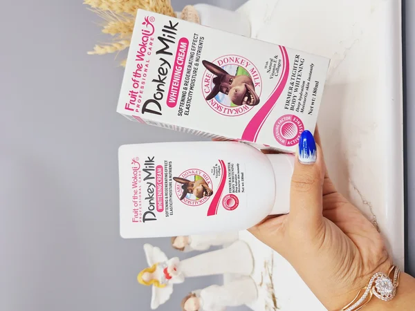 کرم سفید کننده و مرطوب کننده شیر الاغ صورت و بدن تا چندین درجه برند وکالی اصلی حجم 180 میل صورتی کد HA-3046