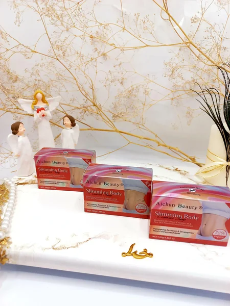 صابون اسلیمینگ لاغری بدن برند آیچون بیوتی Aichun Beauty کد AC3125