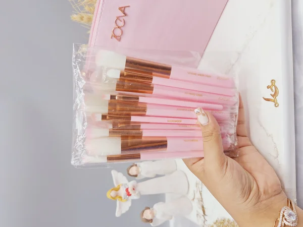 ست براش صورتی اصل 15 عددی لاکچری زووا با کیف چرمی