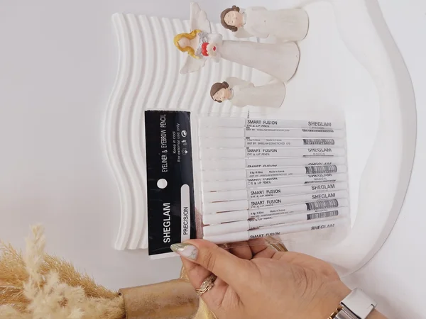 مداد چشم سفید تکی برند شیگلم کو 7202