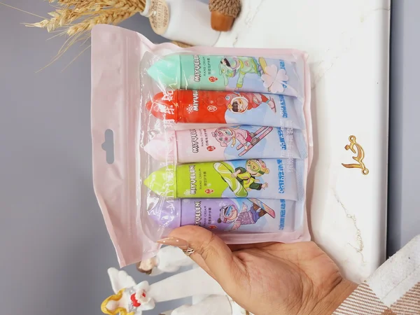 پک پنج عددی کرم دست مدل شکوفه طرح اسکیمو برند MIYUELENI کد 7166