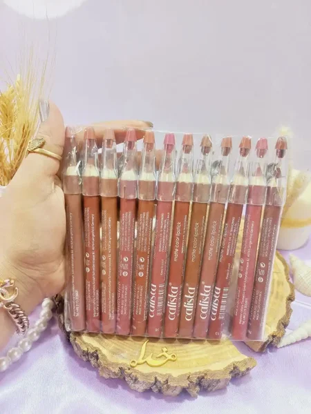 رژ مدادی مدل کالیستا CALISTA پوکه قرمز تراش دار