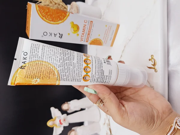 فوم شستشوی براش دار با عصاره ویتامین سی برند راکو RAKO کد RK1016