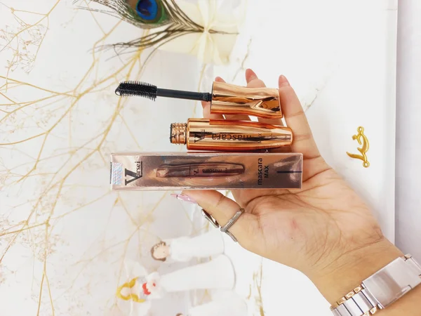 ریمل بلند کننده مشکی ورسای Varsei اورجینال (پوکه صورتی) کد V801