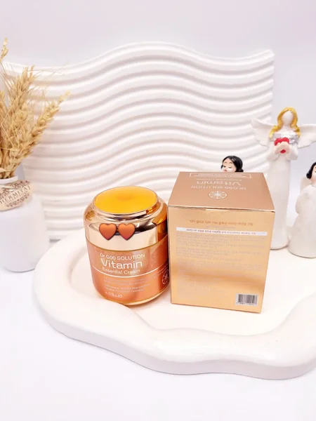 کرم ویتامین سی دو کار سفیدکننده بهبود دهنده چین و چروک صورت Dr.G90 کد 0517