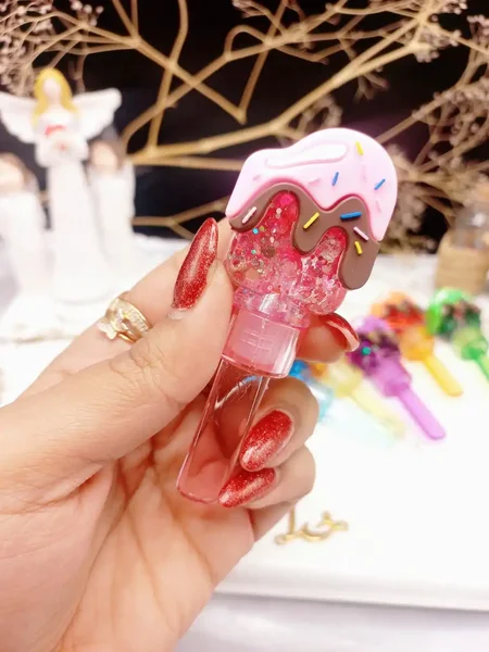 برق لب طرح بستنی شکلاتی برند میس بیوتی Miss Betty کد L1030