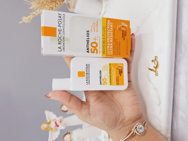 ضد آفتاب بی رنگ لاروش پوزای با spf50 ساخت امارات کد 2662