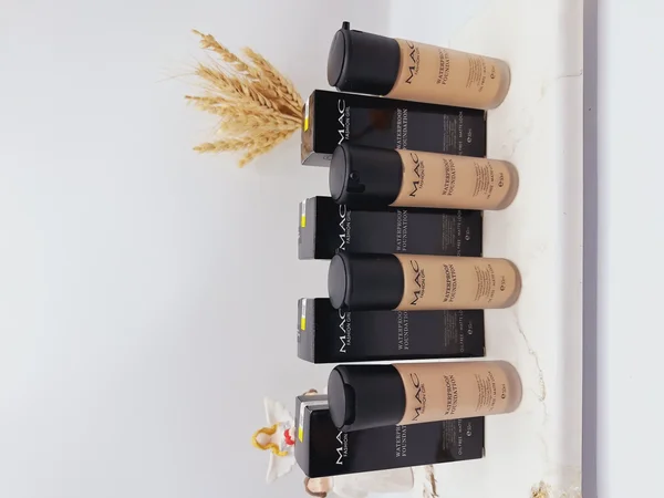 کرم پودر سبک گیاهی و ضد آب با ماندگاری بالا و کیفیت درجه ۱ کد 86008