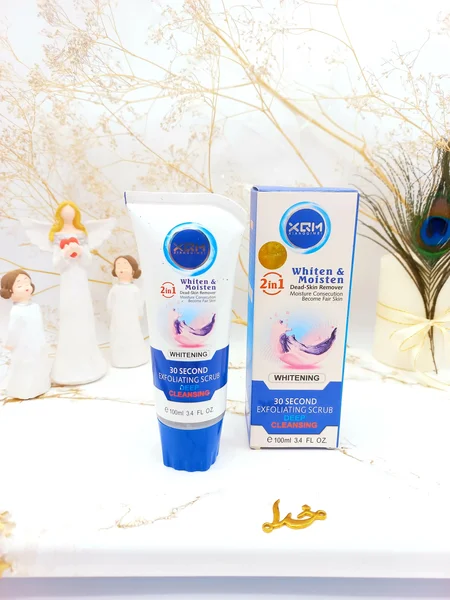  ژل اسکراب لایه بردار و سفید کننده فوری 30 ثانیه ای صورت و بدن XQM کد 9400
