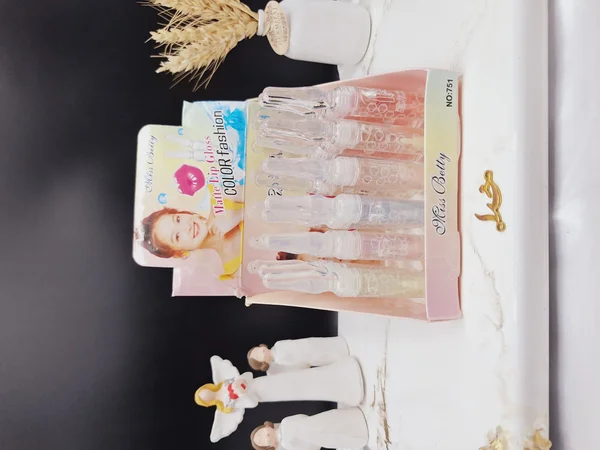 برق لب و حجم دهنده لب آمپولی برند میس بیوتی Miss Betty کد 751