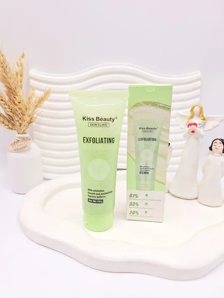 اسکراب لایه بردار روشن کننده و رفع تیرگی کیوی برند کیس بیوتی کد 1241