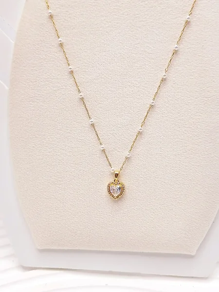 گردنبند زنجیر مرواریدی طرح قلب نگین دار طلایی