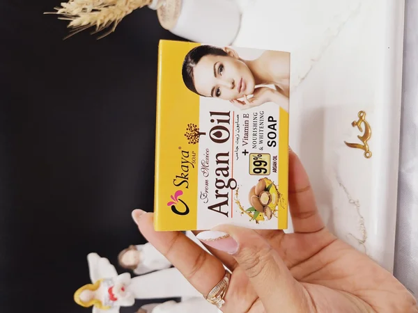 صابون سفید کننده دارای ویتامین E و حاوی روغن هسته آرگان Skaya کد 1005