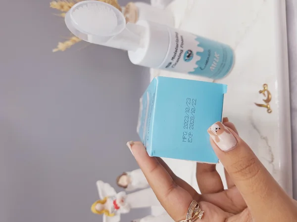 فوم تمیز کننده و مرطوب کننده شیرگاو برند Luenco کد 23075