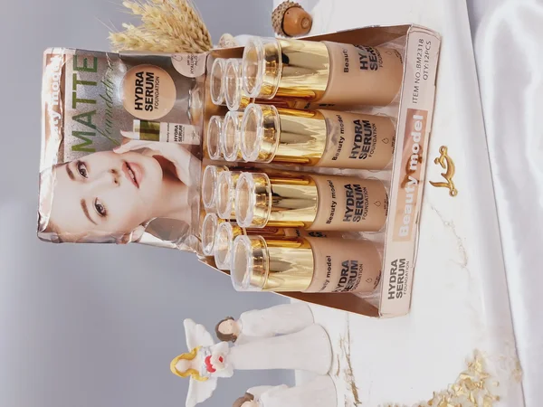 کرم پودر دارای فونداسیون مات برند Beauty model کد BM2318