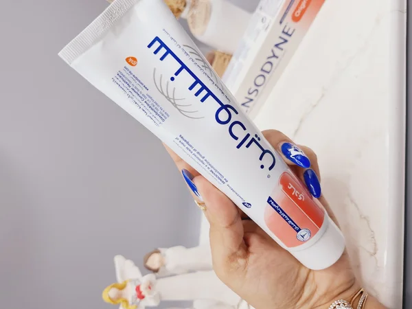 خمیر دندان سفید کننده سنسوداین ‏sensodyne با مراقبت کامل در برابر آلرژی حجم 100 گرم کد 7809