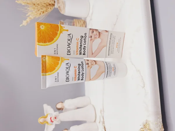 کرم روشن کننده نقاط حساس ویتامین سی بیواکوا (درمان تیرگی کل بدن) کد 13910