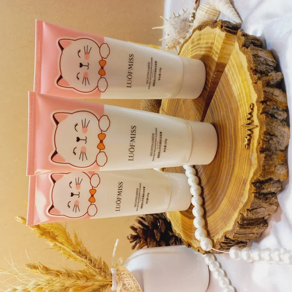 فوم دست طرح گربه 100 گرم لوفامیس LUOFAMISS