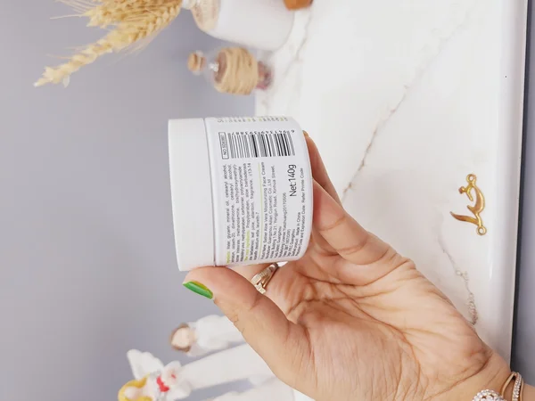 کرم صورت مرطوب کننده و تغذیه کننده پوست آلوئه ورا سادور SADOER کد SD93887