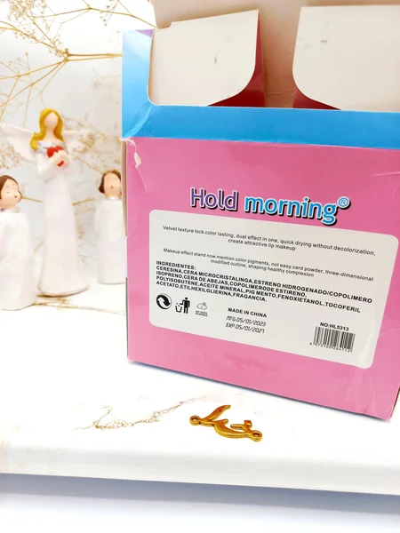 تینت لب طرح دختر عروسکی هلدمورنینگ Hold morning کد HL5313