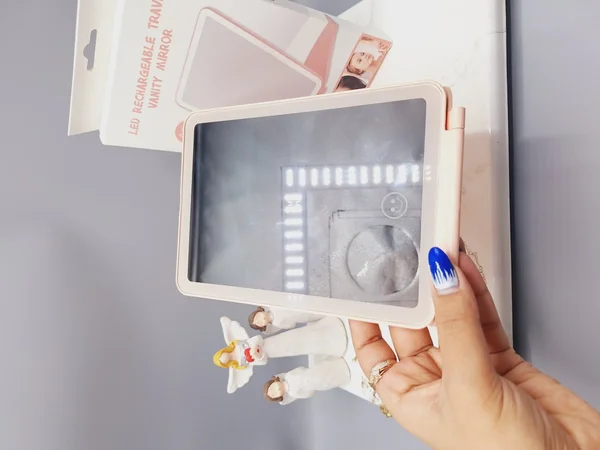 آینه رینگ لایت دار مدل تبلت مسافرتی با نور LED و 3 رنگ زیبا و قابل شارژ کد 2177( رنگ صورتی)